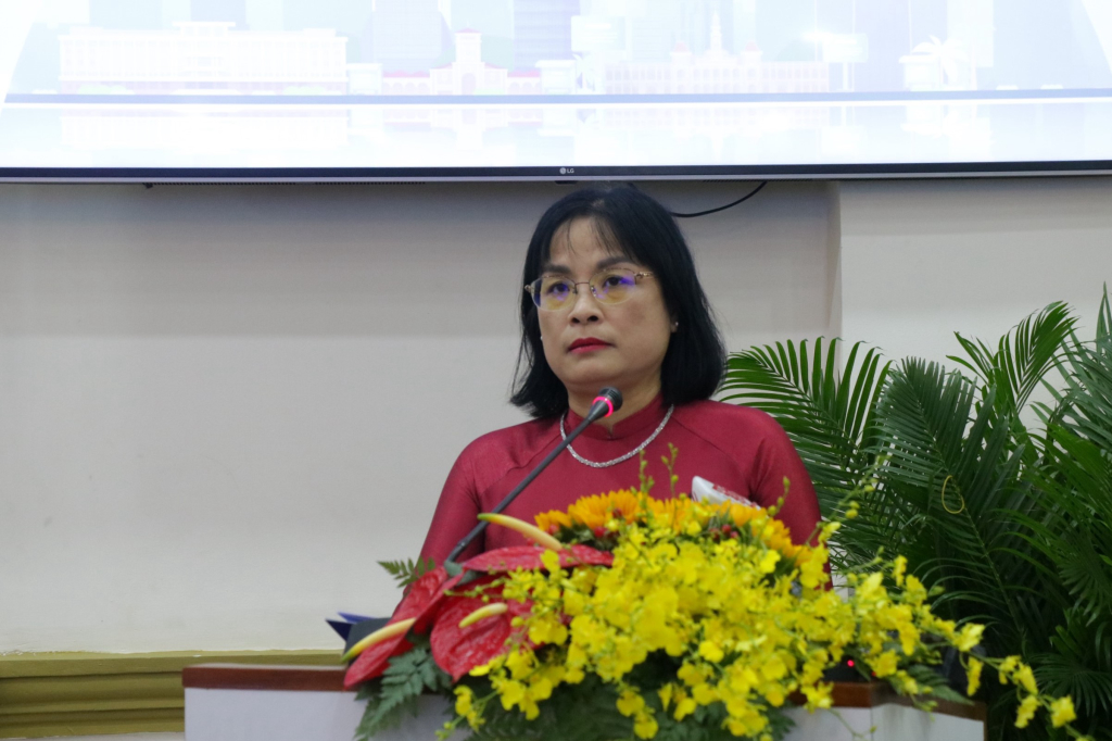 PGS.TS Ngô Thị Phương Lan phát biểu đề dẫn hội thảo - Ảnh: Nhật Ánh