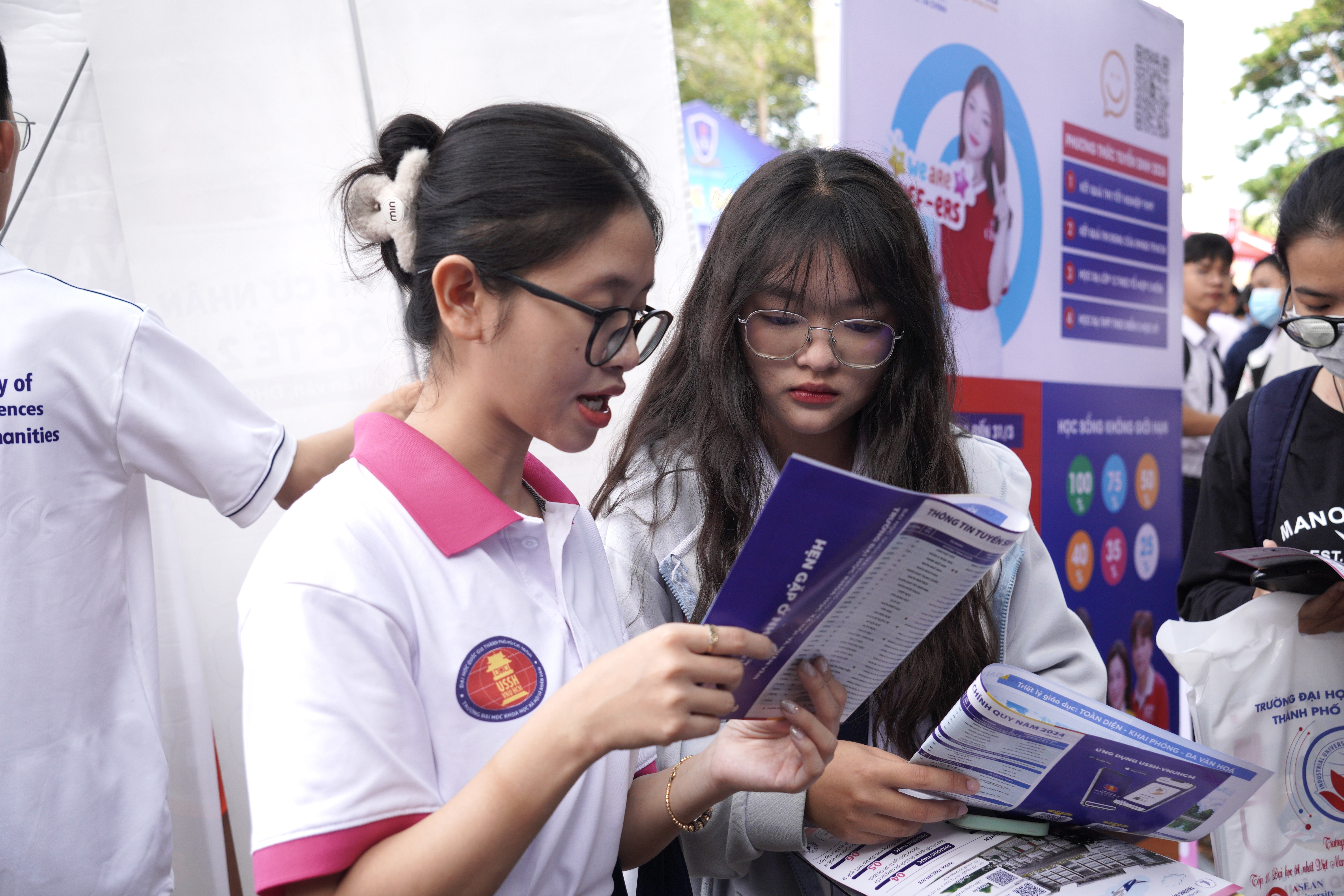 Các ngành khoa học cơ bản tham gia ngày hội tư vấn tuyển sinh tại TP. Cần Thơ