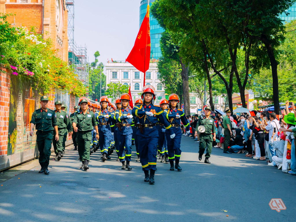 Một số hình ảnh nằm trong bộ ảnh diễu binh - Ảnh: BÙI QUỐC HOÀNG