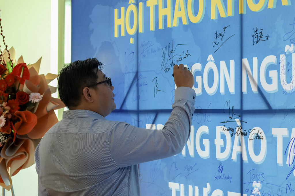 Một số hình ảnh khác tại hội thảo - Ảnh: QUỲNH NHƯ