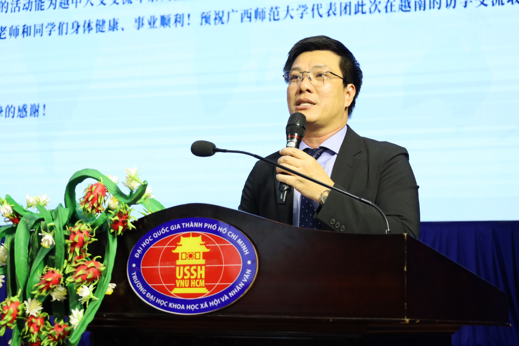 PGS.TS Lưu Văn Quyết khẳng định sinh viên chính là những sứ giả trẻ tuổi vun đắp tinh thần hữu nghị Việt - Trung - Ảnh: QUỲNH NHƯ