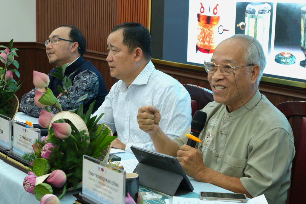 Ông Trịnh Quang Dũng chia sẻ những nghiên cứu chuyên sâu về trà - Ảnh: TIẾN ANH