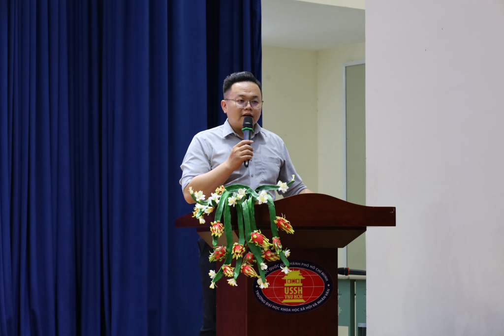 ThS. Lê Công Bắc kỳ vọng các bạn học sinh sẽ trang bị cho mình những kiến thức cần thiết trước ngưỡng cửa đại học - Ảnh: QUỲNH NHƯ