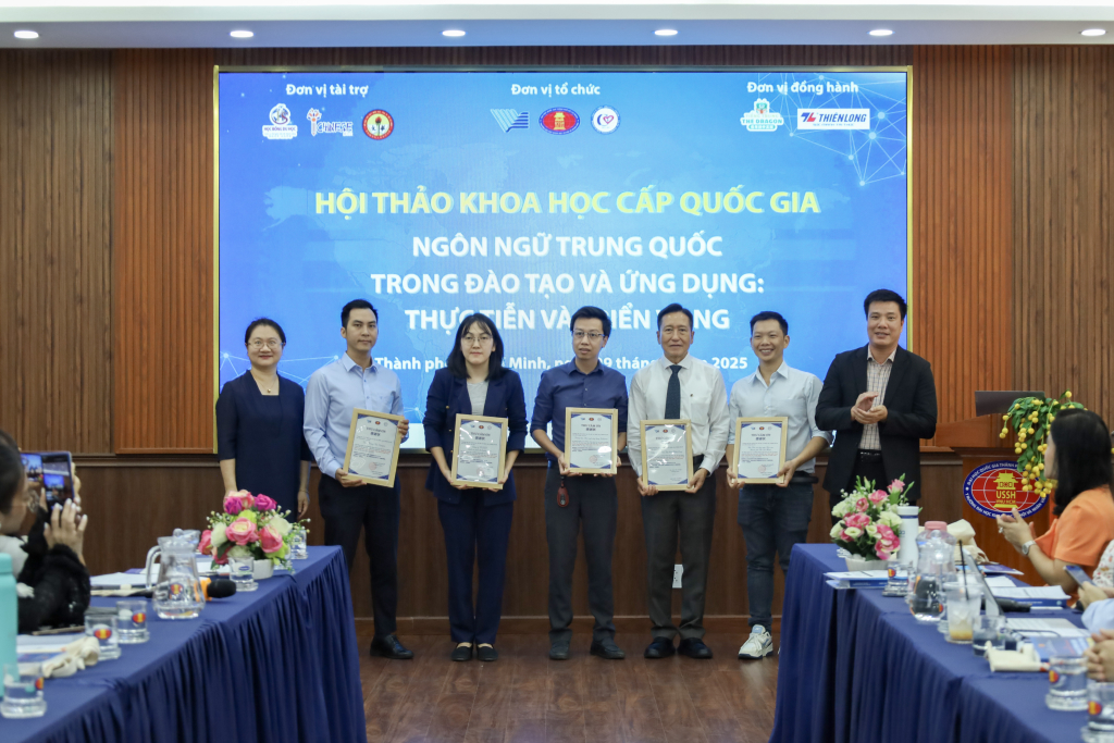 Một số hình ảnh khác tại hội thảo - Ảnh: QUỲNH NHƯ