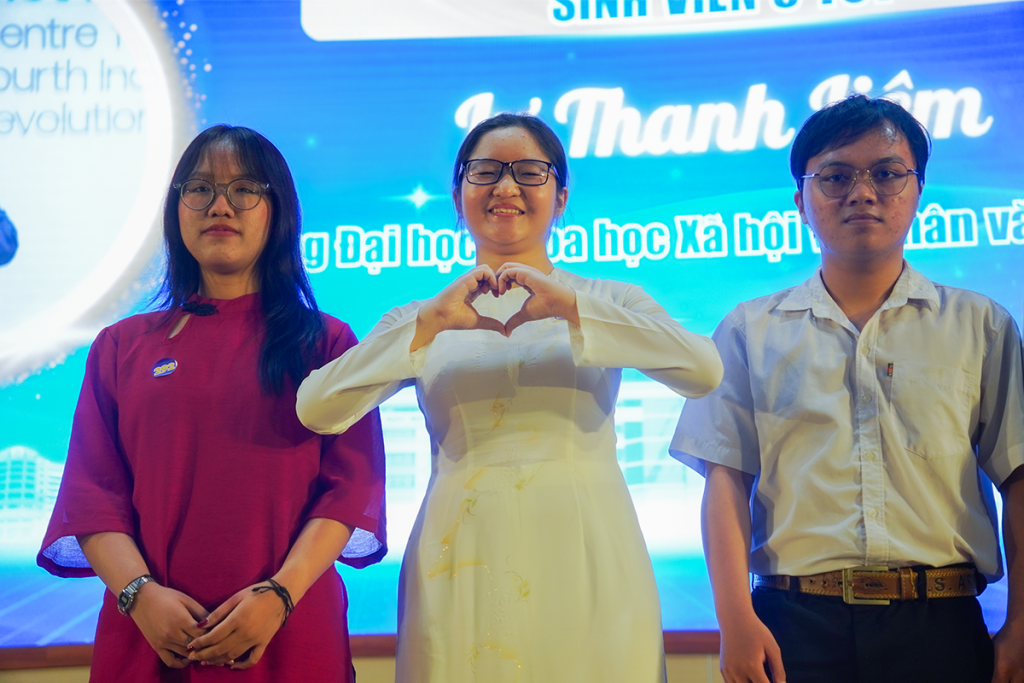 Trần Nguyễn Bảo Di, sinh viên năm 2, Khoa Báo chí và Truyền thông, Trường ĐH KHXH&NV, ĐHQG-HCM, đạt danh hiệu SV5T ĐHQG-HCM 2025 - Ảnh: THANH HẢI