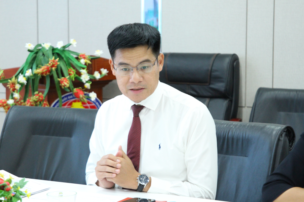 ThS. Trần Nam chia sẻ về nhu cầu giao lưu học thuật, văn hóa và cơ hội học bổng dành cho sinh viên theo học các ngành liên quan đến ngôn ngữ Trung Quốc - Ảnh: YẾN NHI